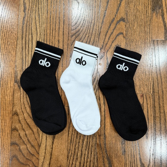 ALO Yoga Accessories - Alo Throwback socks 3 pairs brand new